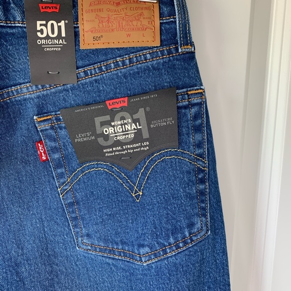 Levi’s 501 original cropped jean in Charleston Fun - Picture 7 of 10